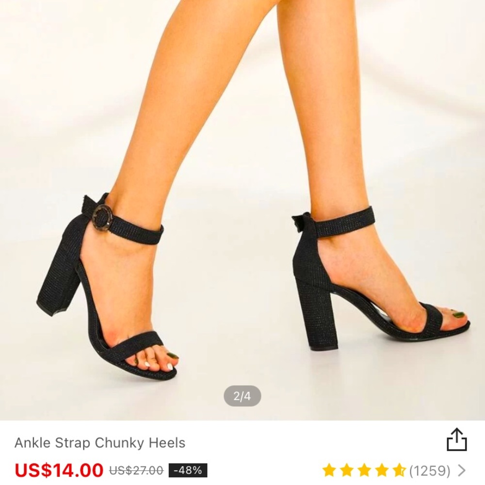 NEW WITHOUT TAGS Ankle strap chunky heels